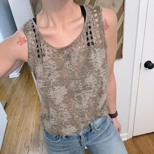 Cutout tank